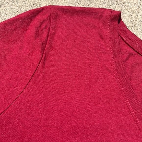 BNWOT Eddie Bauer V-neck T-shirt - Picture 3 of 10